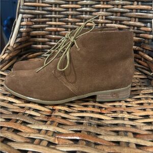 Steve Madden Brown Suede Lace-Up Boots